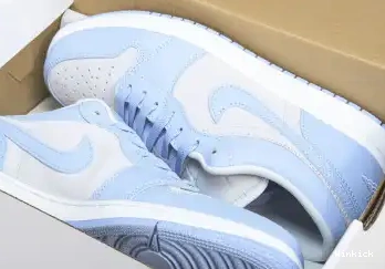 UNIVERSITY DC0774-050 AIR LOW JORDAN WMNS 1 BLUE 0522